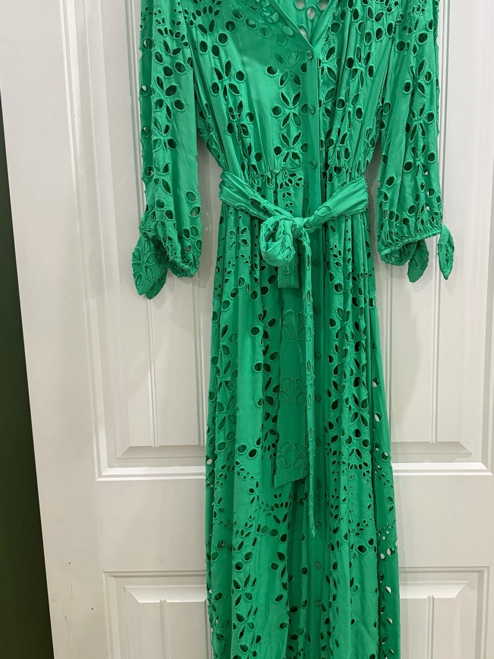 Lily Pulitzer size 12 women’s Green Eyelet Tie-Waist Maxi Dress - Picture 2 of 6